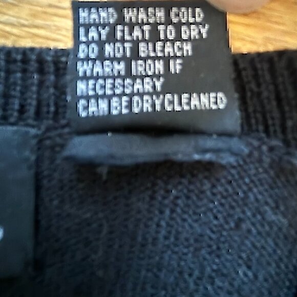 Vintage Carole Little Knitwear Cardigan embroidered floral knot button detailing - Picture 9 of 10